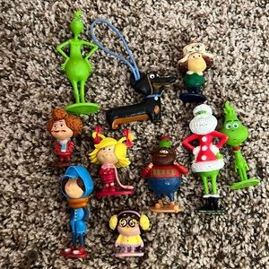 Set of 10 grinch themed figurines